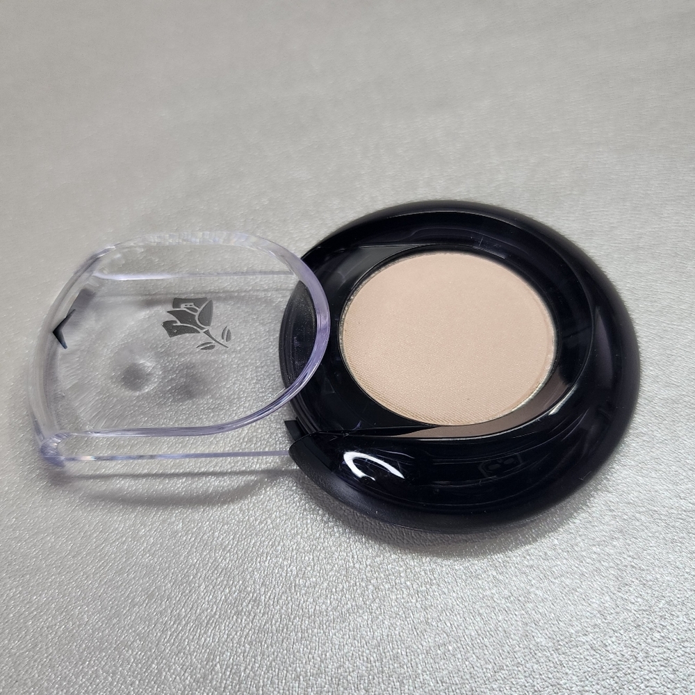 Lancôme Color Design Eyeshadow in Nude Silk (Matte) - Picture 2 of 3